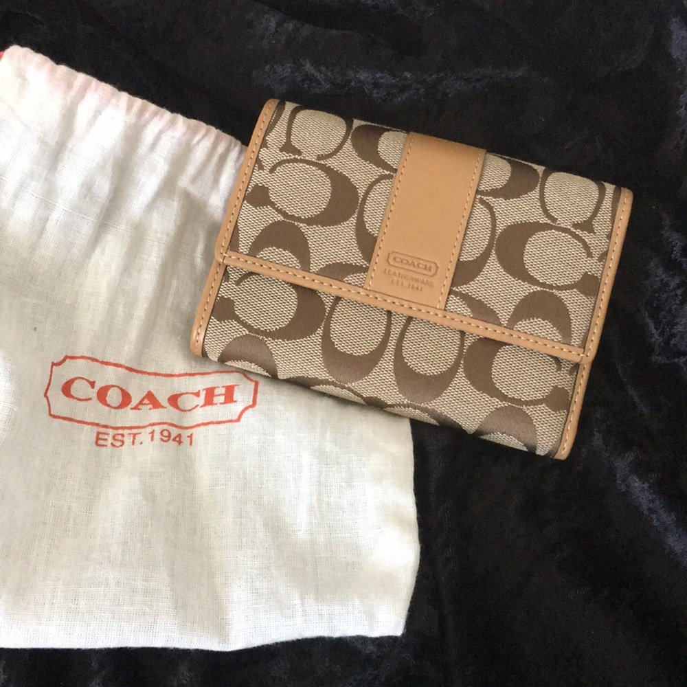 Coach Signature Compact Clutch Wallet (NWT)